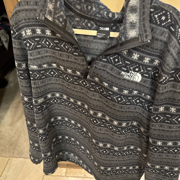 Xl north face sweater - Picture 7 of 11